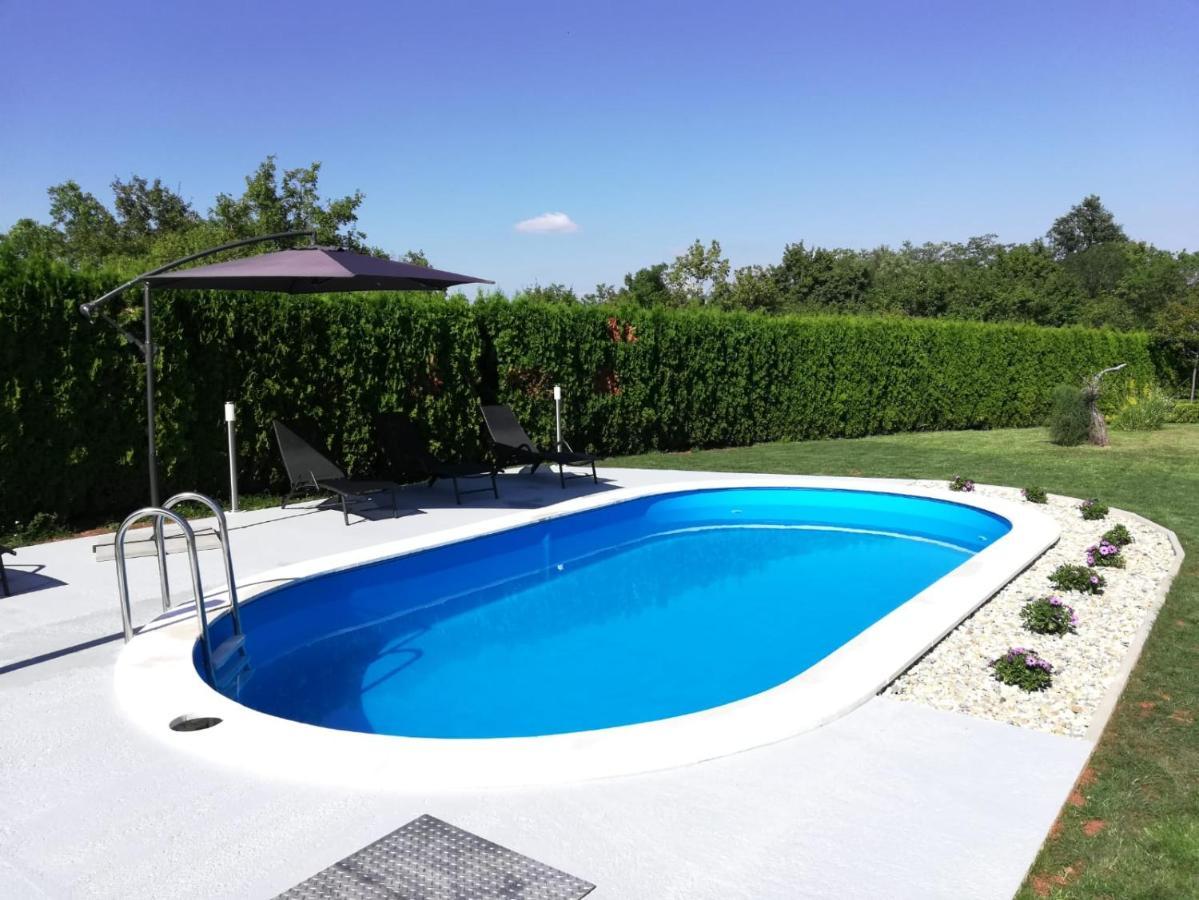Holiday Home Maria Пазин Екстериор снимка