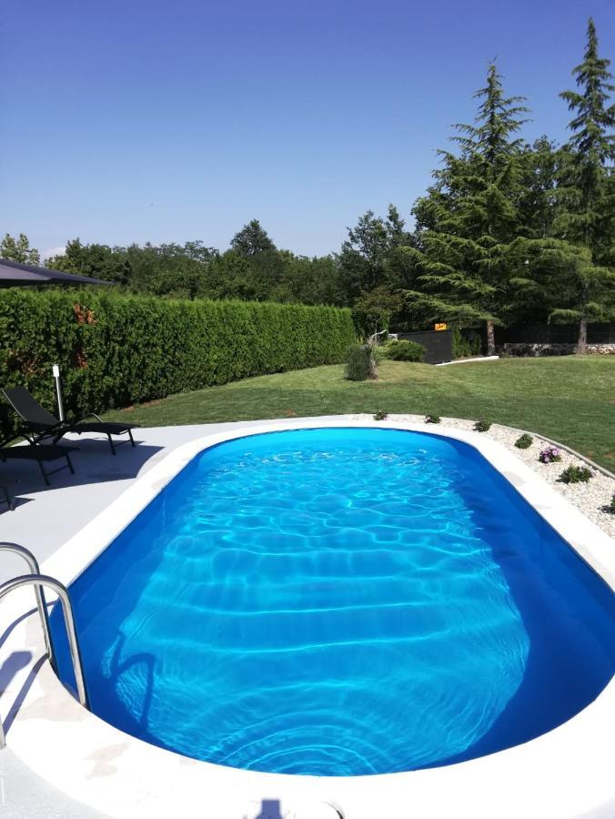 Holiday Home Maria Пазин Екстериор снимка
