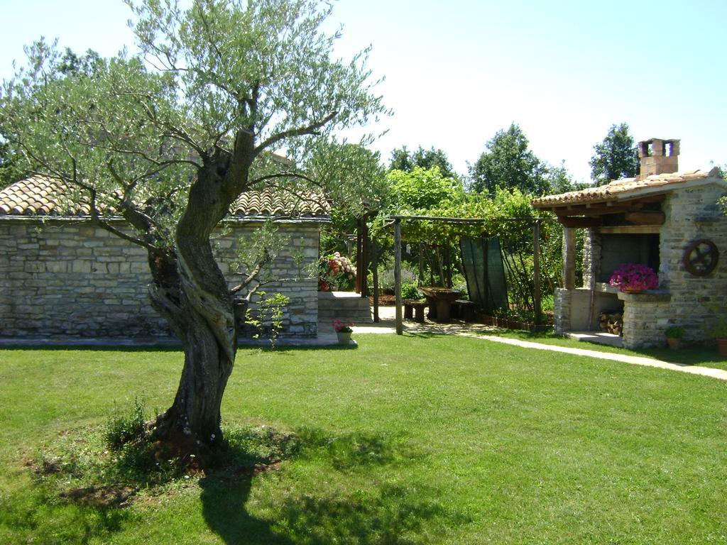 Holiday Home Maria Пазин Екстериор снимка
